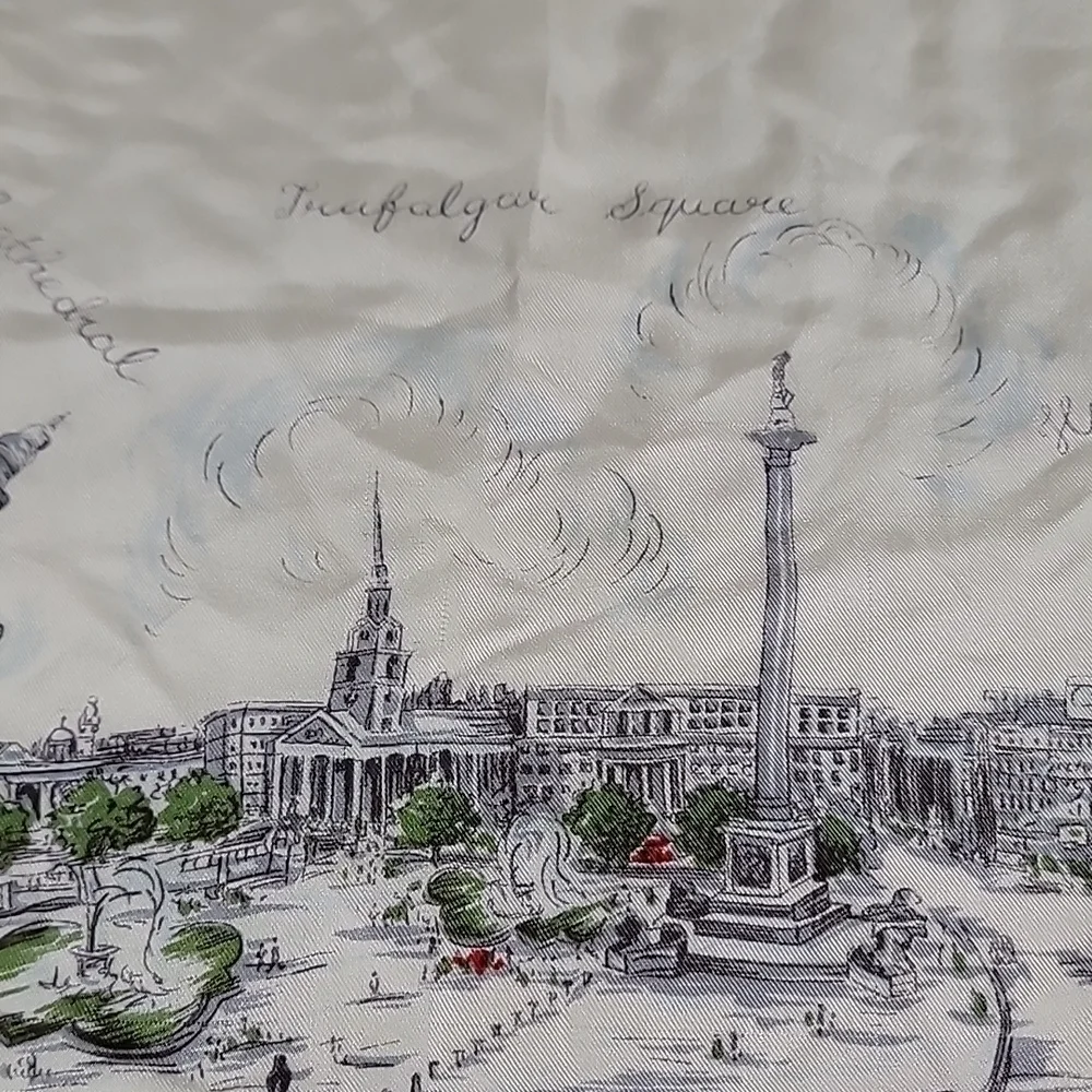 ♥️SILK  Scarf   print some england palaces